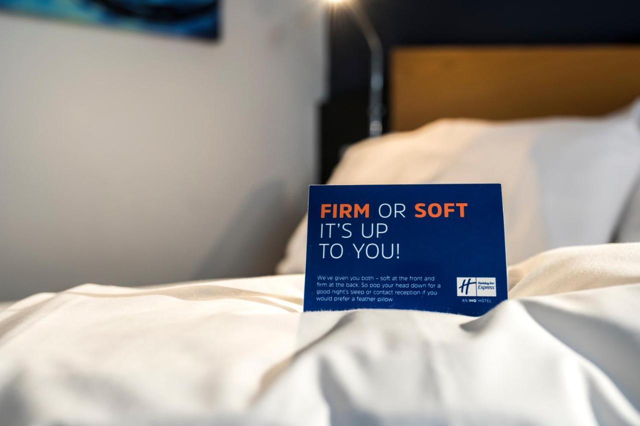 Holiday Inn Express Dunfermline By Ihg Ngoại thất bức ảnh