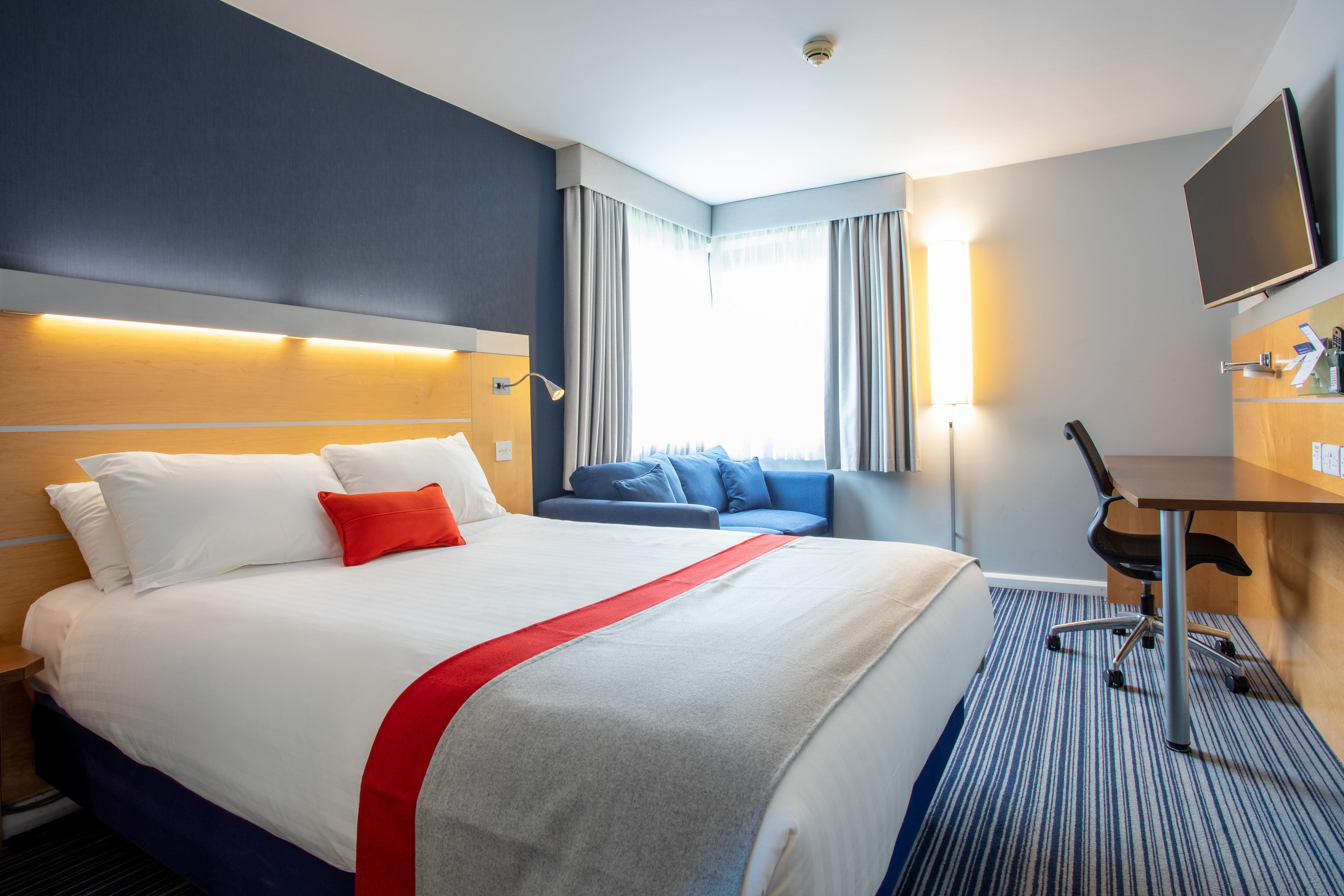 Holiday Inn Express Dunfermline By Ihg Ngoại thất bức ảnh