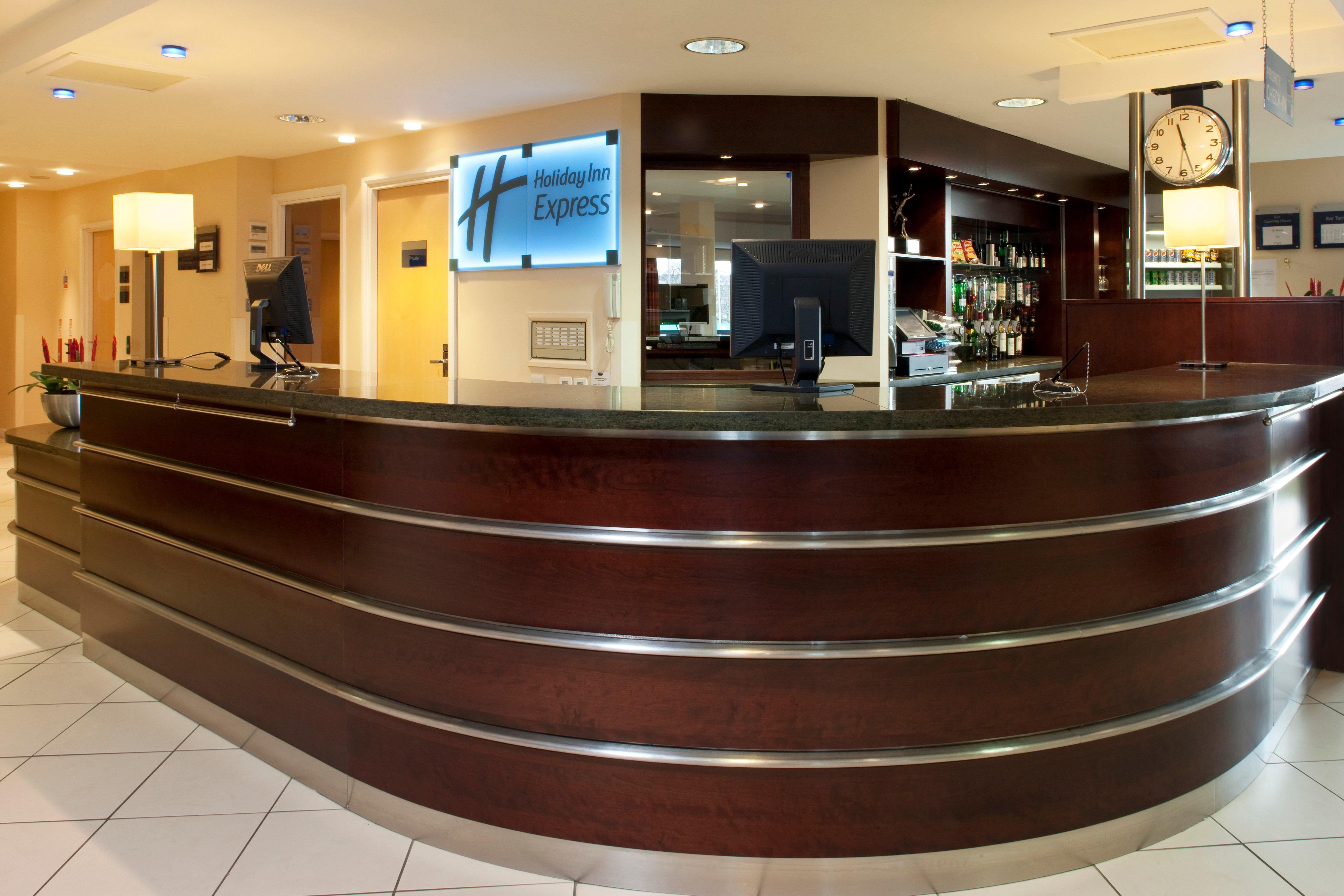 Holiday Inn Express Dunfermline By Ihg Ngoại thất bức ảnh