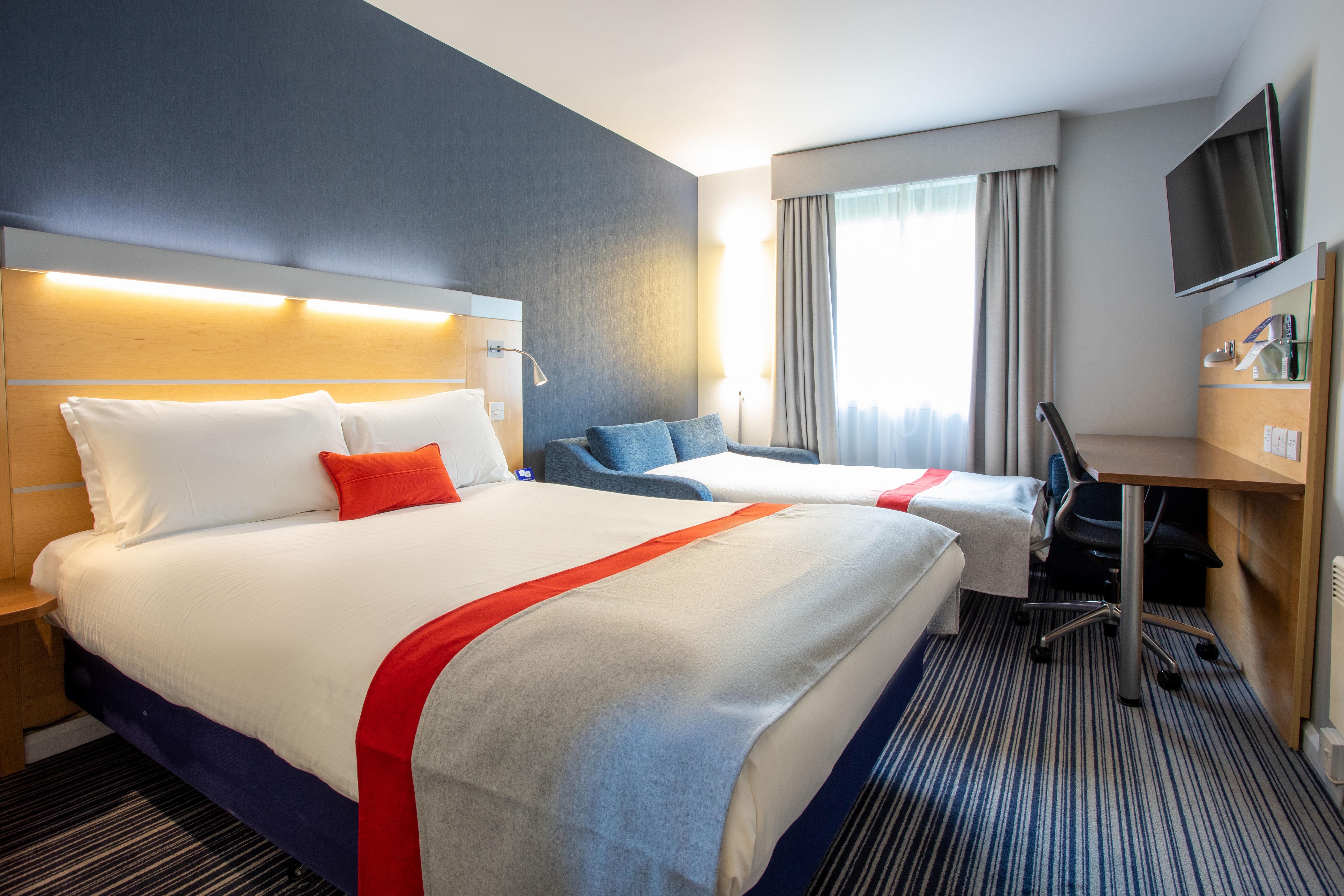 Holiday Inn Express Dunfermline By Ihg Ngoại thất bức ảnh