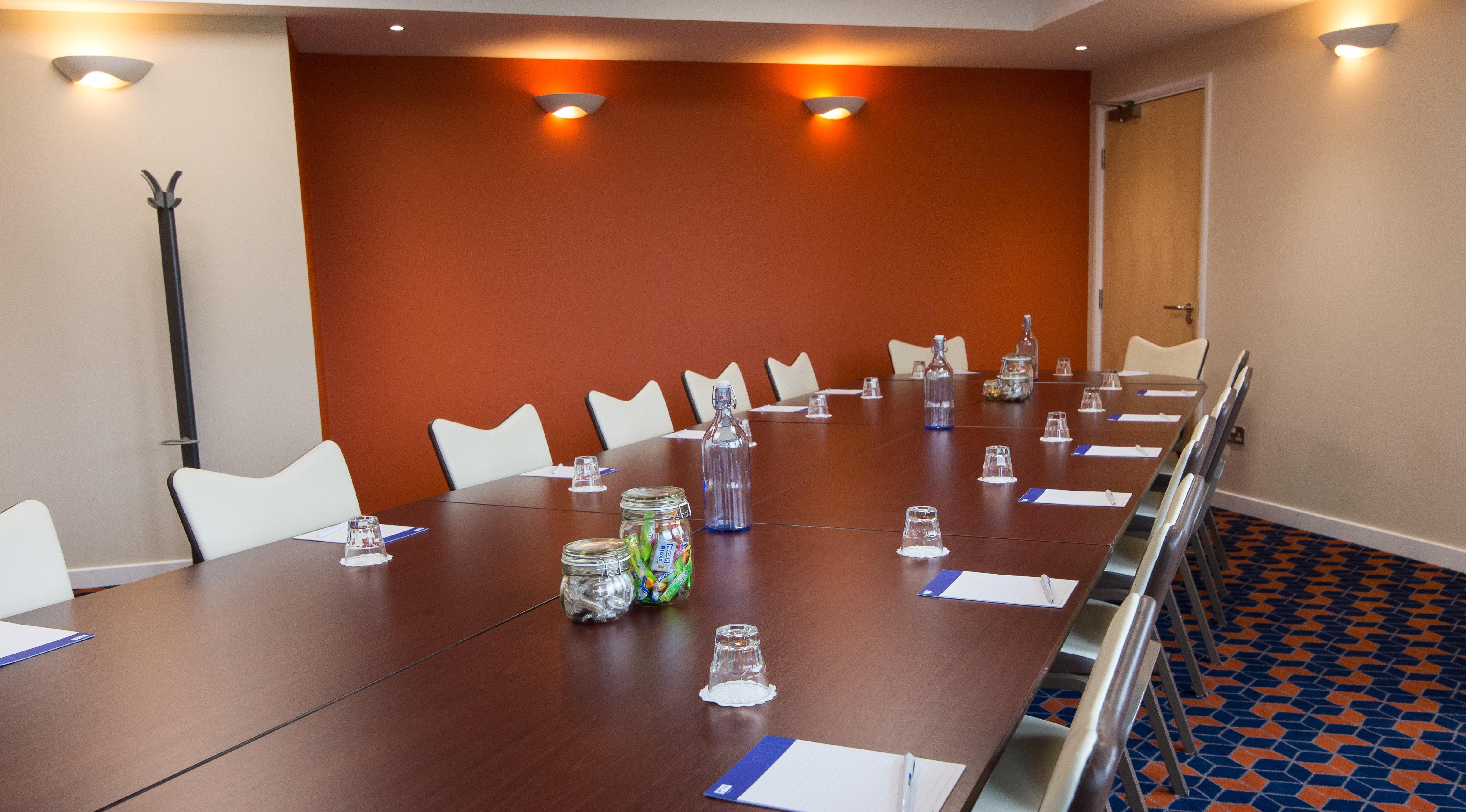 Holiday Inn Express Dunfermline By Ihg Ngoại thất bức ảnh