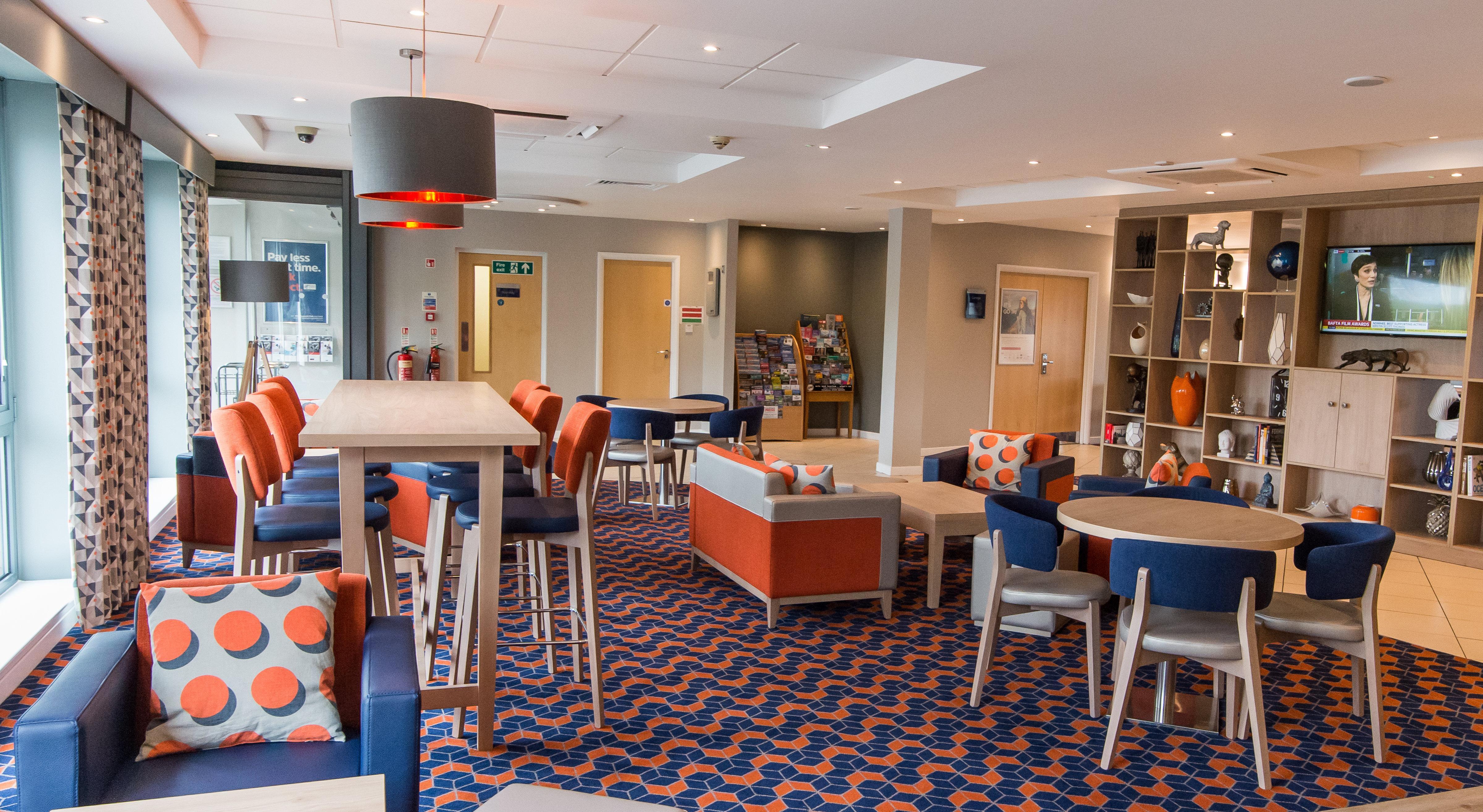 Holiday Inn Express Dunfermline By Ihg Ngoại thất bức ảnh