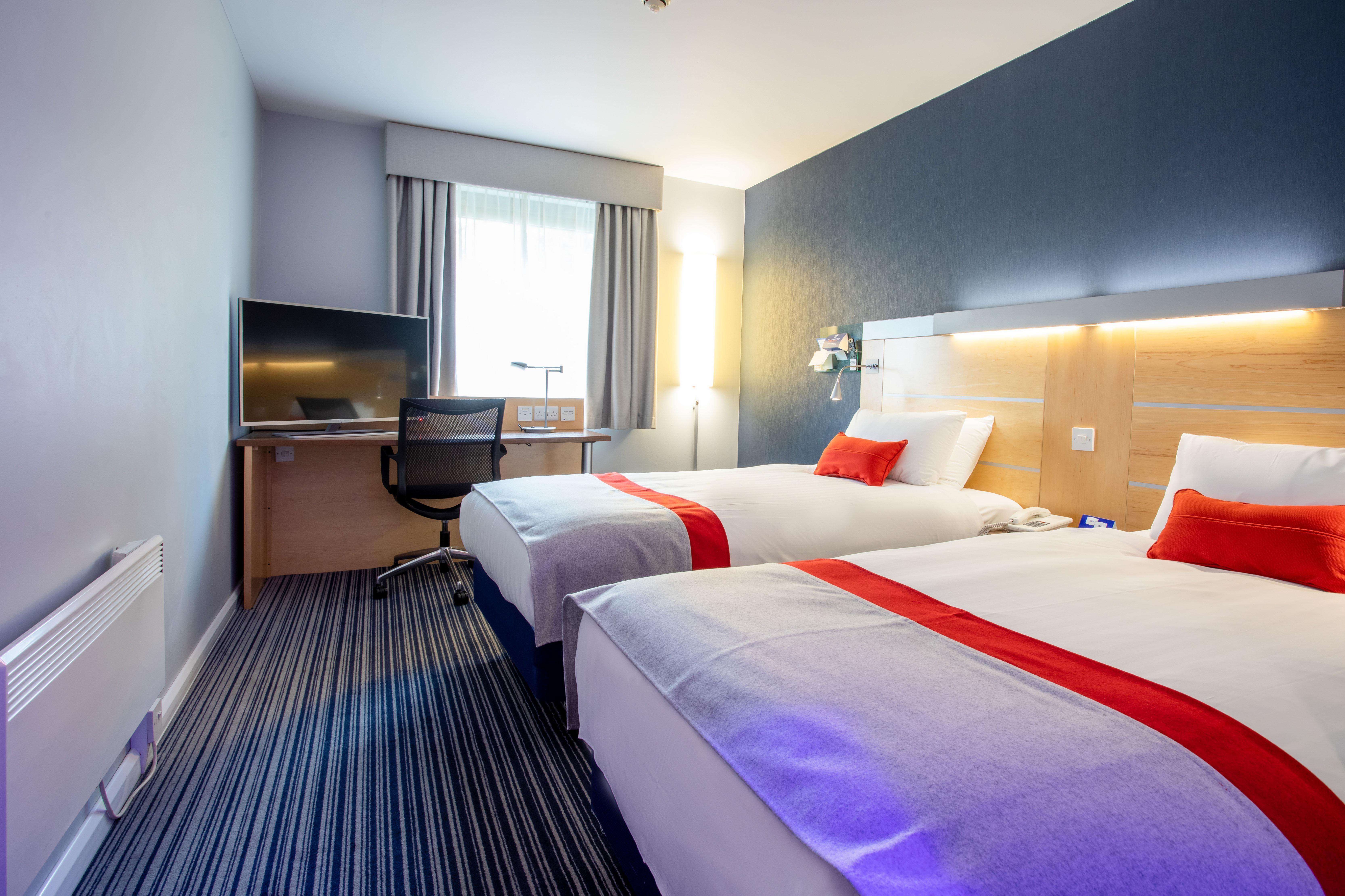 Holiday Inn Express Dunfermline By Ihg Ngoại thất bức ảnh