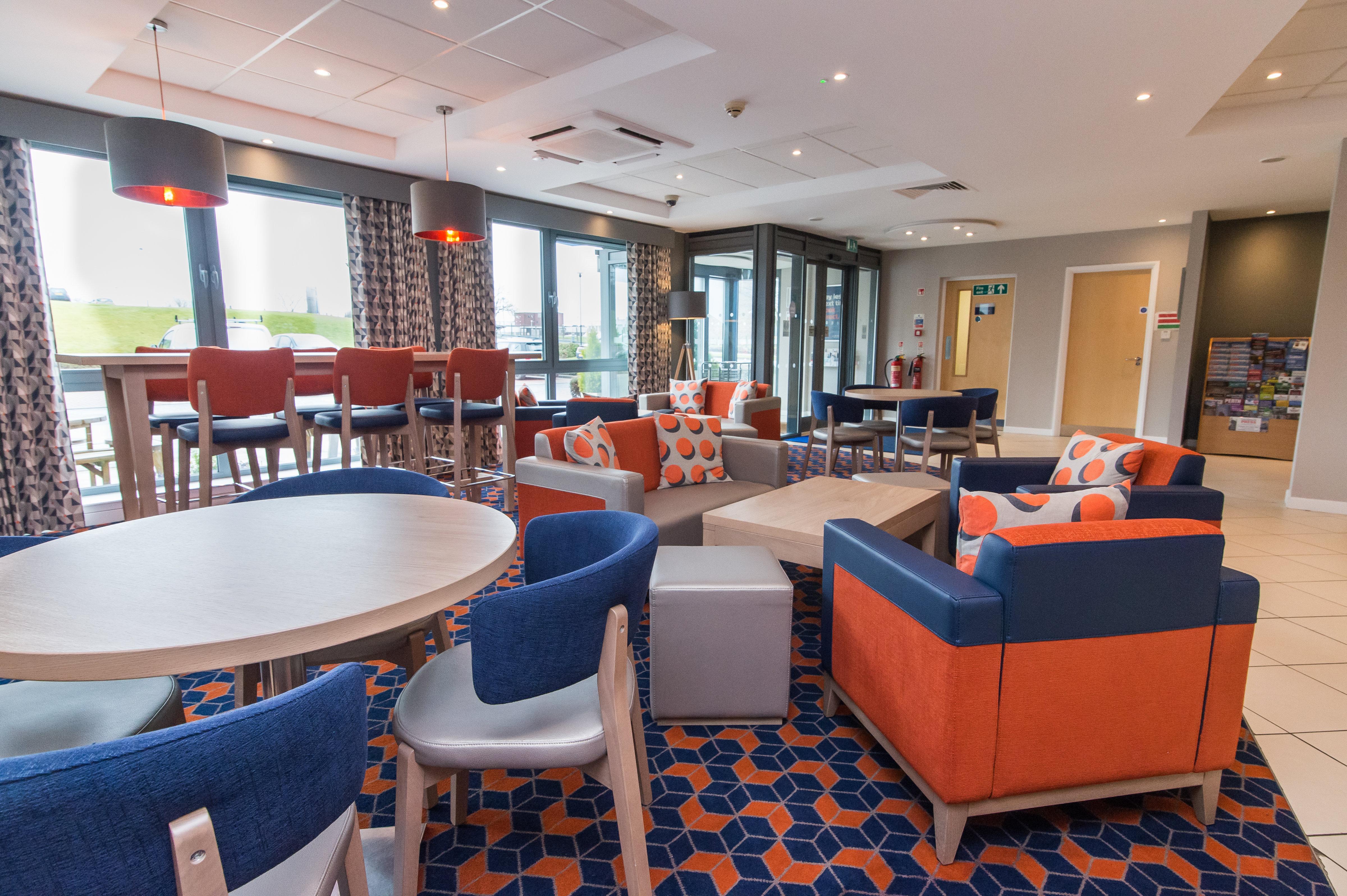 Holiday Inn Express Dunfermline By Ihg Ngoại thất bức ảnh