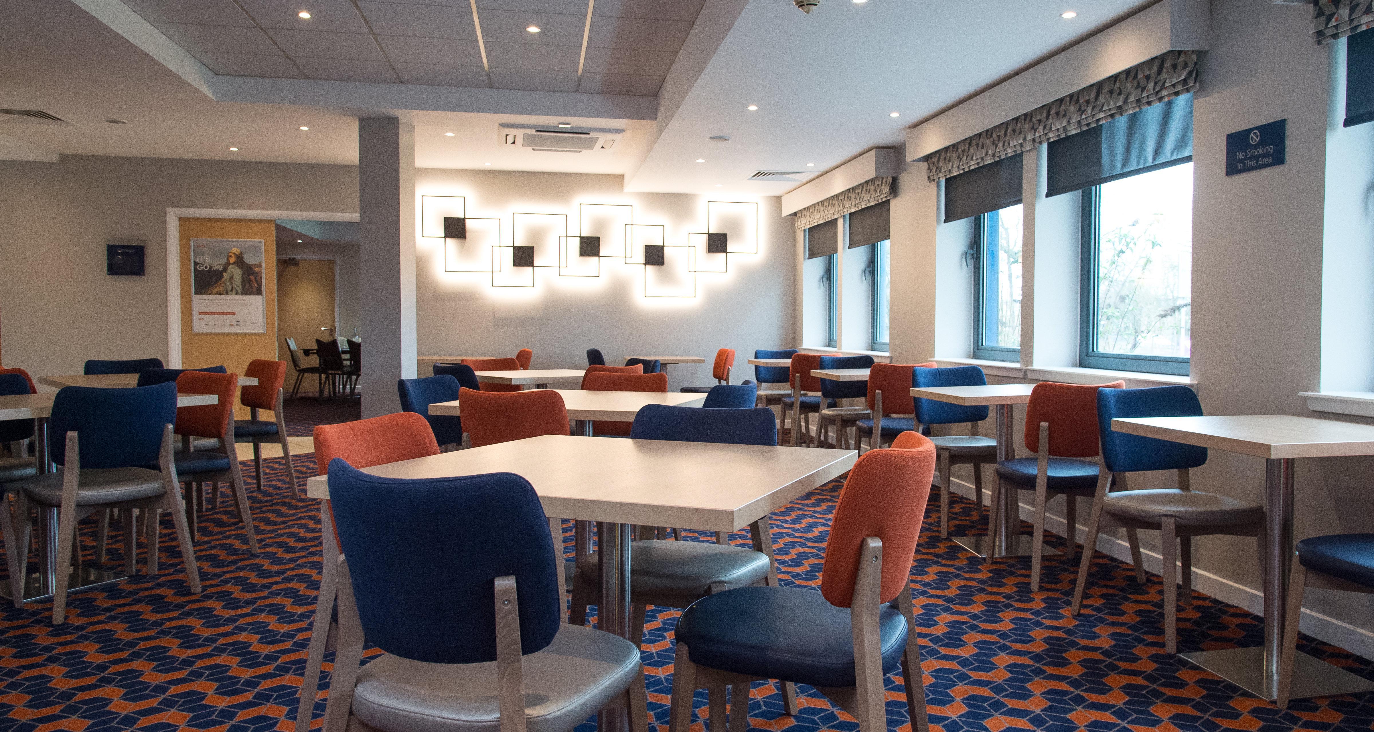 Holiday Inn Express Dunfermline By Ihg Ngoại thất bức ảnh