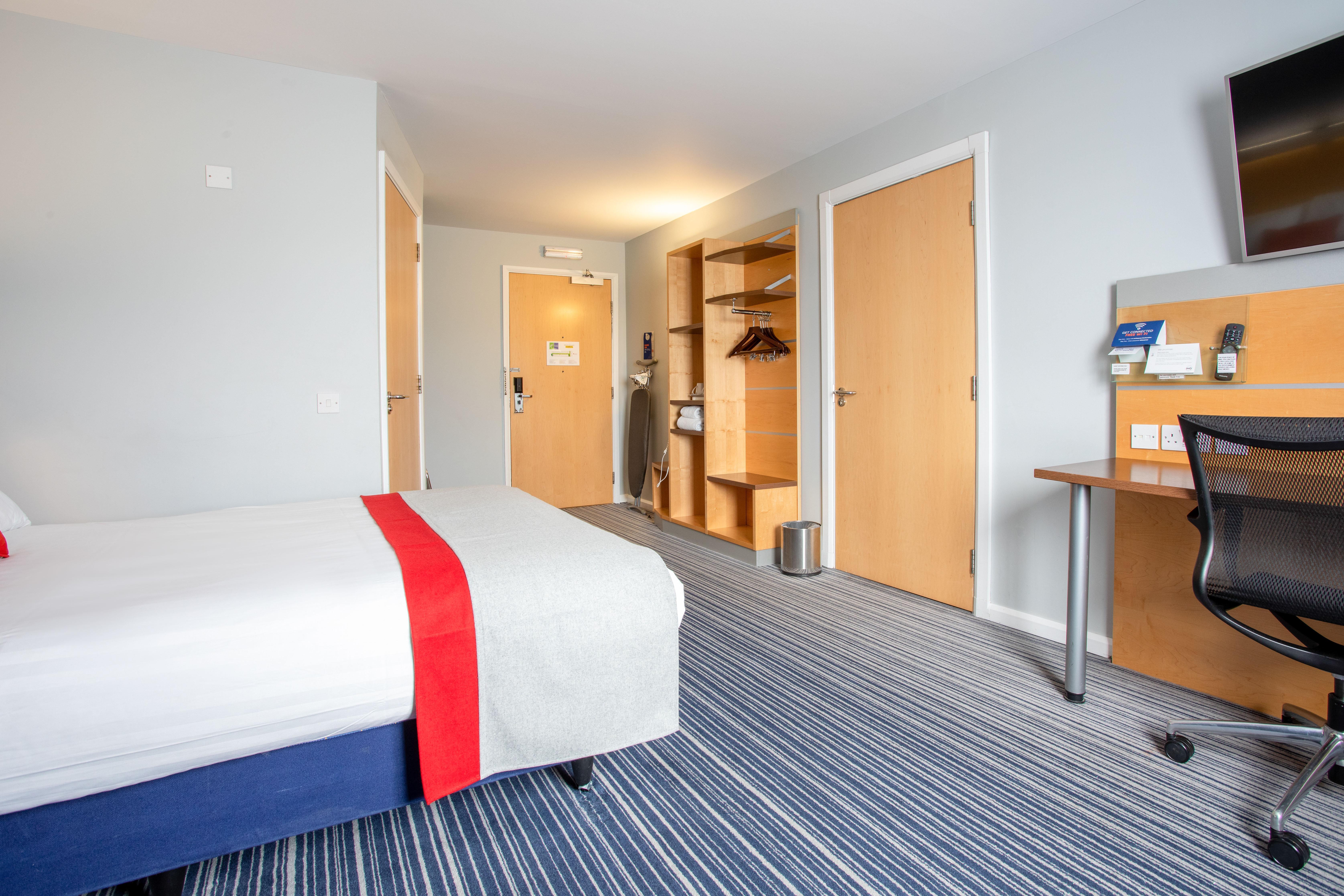 Holiday Inn Express Dunfermline By Ihg Ngoại thất bức ảnh