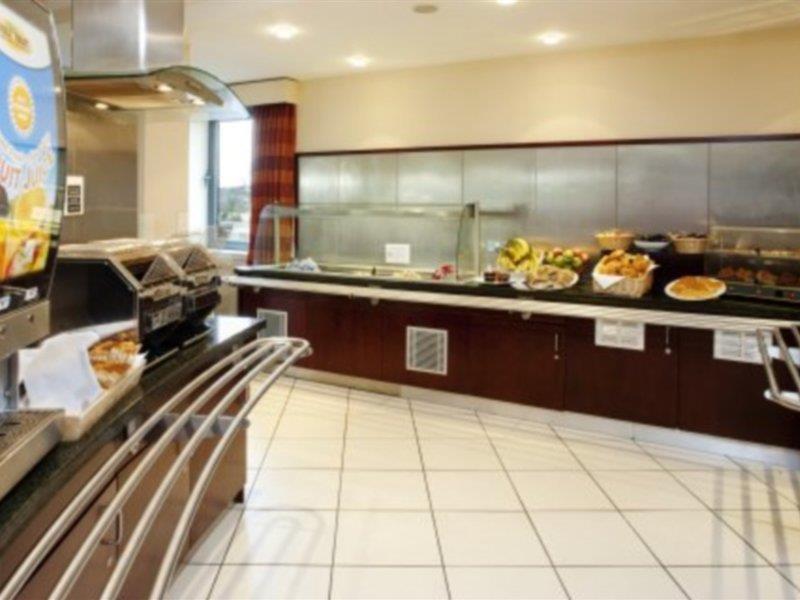 Holiday Inn Express Dunfermline By Ihg Ngoại thất bức ảnh